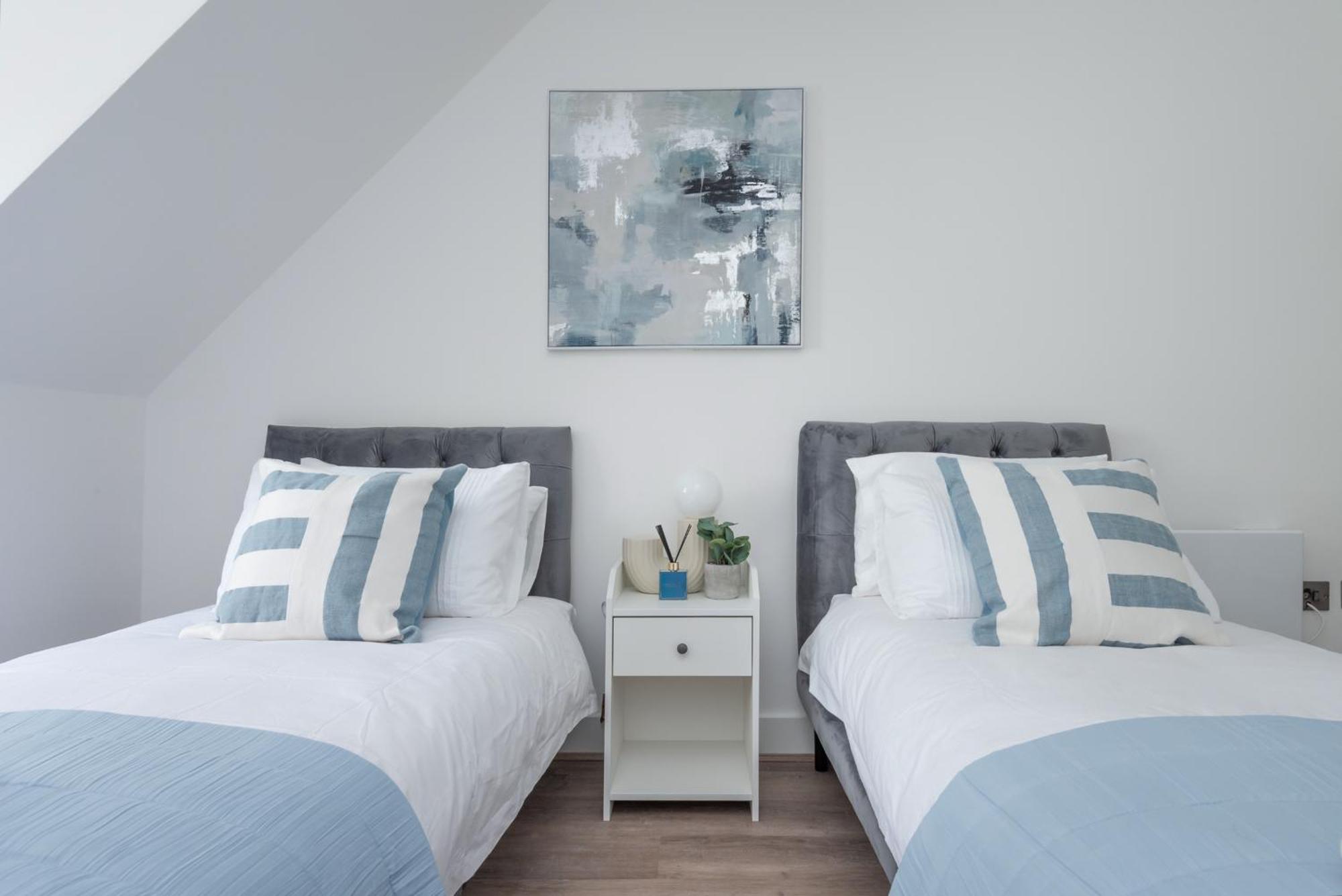 2Br Apt Near Stratford Perfect For Contractors Apartment